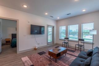 Luxury McKinney Resort Stay Near Universal Kids with Pool & Gym - 1
