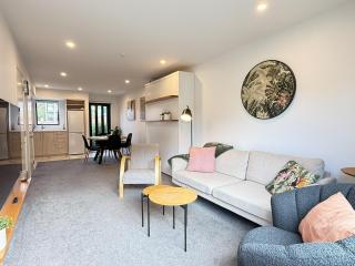 Freyberg - Hagley Park doorstep - Bookahome - 3