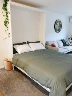 Freyberg - Hagley Park doorstep - Bookahome - 1