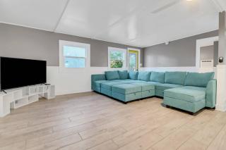 5811 Lauder St - 6
