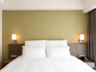 Novotel Suites Manila at Acqua - 3