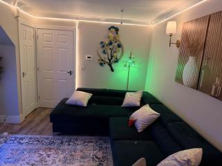 Modern double bed room - 6