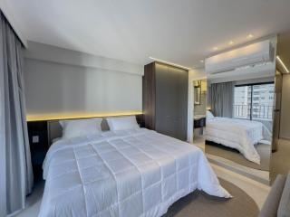 FR1207A Estudio completo con cama king y garaje - 1