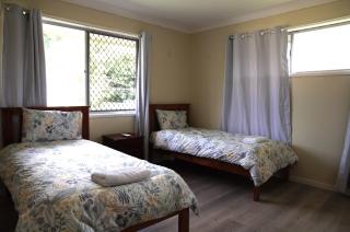 spacious 4 bedroom house in Algester - 8