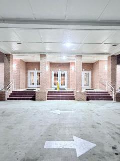 COLLINS INN & SUITES - 8