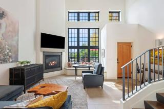 The Bend Brownstone - Rare Downtown Retreat - 0