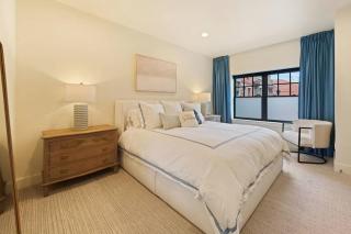 The Bend Brownstone - Rare Downtown Retreat - 9