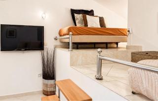 2 Bedroom Lovely Apartment In Vrsi - 6