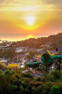Sea & Firework Views - Gym & Pool - Sunset Town - 1