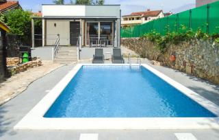 Awesome Home In Peroj - 4