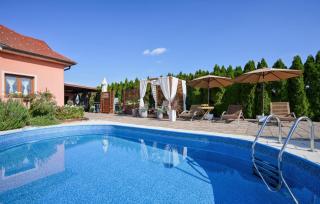 Stunning Apartment In Turcin With Sauna - 4