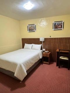 Hostal monteros - 0