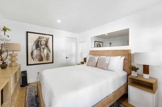 2 bedroom Enchanted Hollywood Hills getaway - 2