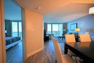 Oceanfront Paradise Sleeps 10 w Stunning Sunrises - 4