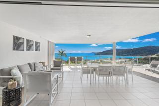 What a View - 2 Bedroom Apartment - Airlie Beach - 3