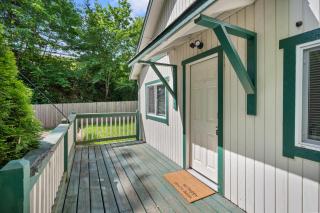Cozy Bremerton Cottage with Loft with Attic Space - 9