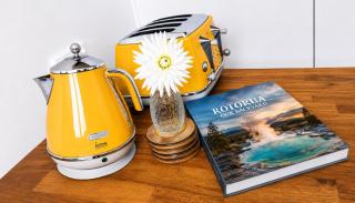 Boutique Tiny Home Rotorua with Private Hot Tub - 8