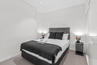 Sky Suite 2BR with Views, Gym, Pool, WiFi and Parking! - 3