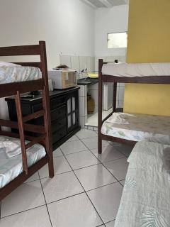 Quarto comp independente prox a praia do forte - 2