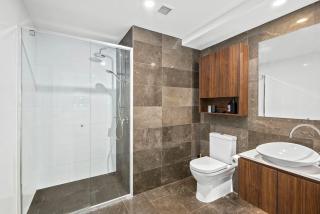 Sky Suite 2BR with Views, Gym, Pool, WiFi and Parking! - 1