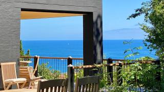 Modern Holiday Home With Exceptional Sea Views - 9