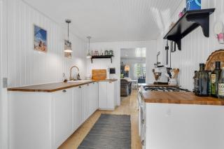 Authentic Holiday Home Close To The Beach - 1