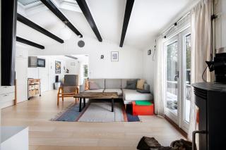 Lovely Bright Summer House Close To The Beach - 1