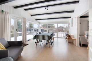 Lovely Bright Summer House Close To The Beach - 4