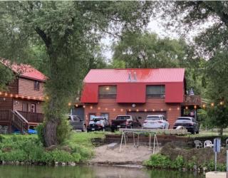 Sandy Shore Cottages Luxury Resort on Rice Lake - 9