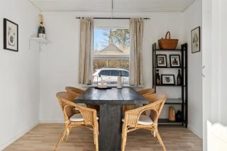 Cozy Cottage Only 500 M From The Sea - 1