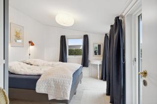 Relaxing Sanctuary In Desirable Area - 1