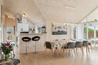 Charming Holiday Home With Many Activities - 3
