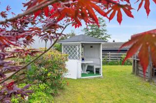 Holiday Home Exuding Coziness And Comfort - 2