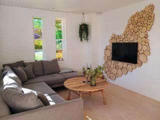 Family-Friendly Home Near Beach Forest Harbour - 4