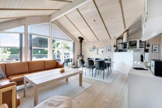 Cozy Cottage In Scenic Surroundings - 4