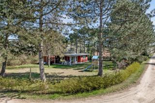 Family-Friendly Cottage Close To The Water - 8
