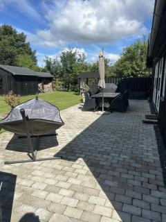 Lovely Spacious Holiday Home In Scenic Area - 3