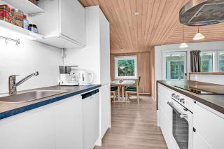Cozy Cottage With 600 M To The Beach - 1