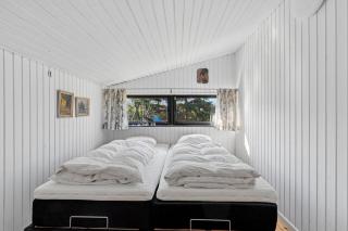 Holiday Home For 2 Families By The Water - 3