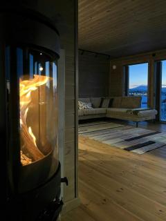 Family Cabin With Views Of Dønnamannen Mountain - 4