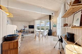 Hyggeligt Sommerhus Med Havudsigt - 3