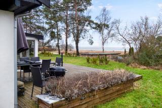 Amazing Holiday Home With View At The Water - 2