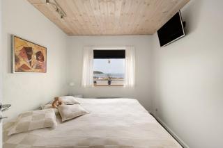Holiday Apartment With Sea View On The Cliffs - 3
