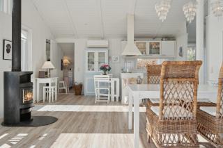 Lovely Summer House With Sea View - 4