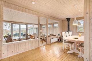 Lovely Holiday Home On The Beach At Tørresø - 4