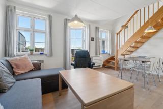 Holiday Apartment For 4 With Shared Pool - 8