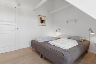 Holiday Apartment For 4 With Shared Pool - 1