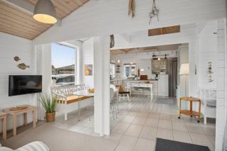 Holiday Home Close To The Beach And Restaurants - 1