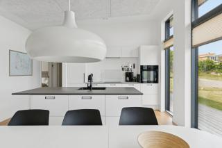 Sea View And Comfort In Architect-Designed Home - 5