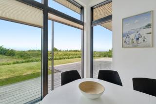 Sea View And Comfort In Architect-Designed Home - 3
